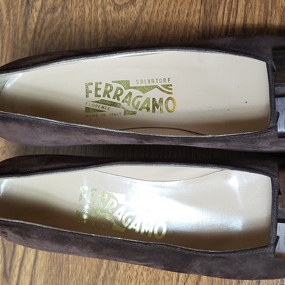 FERRAGAMO Suede Block Heel Wooden Hardware Detail Brown Narrow - Picture 7 of 13